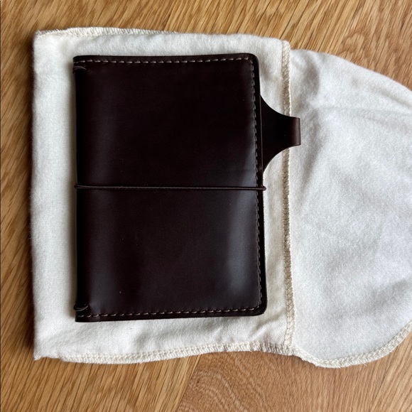 Chic Sparrow Handbags - Chic Sparrow Pocket TN Notebook | Bella Cascade | Smooth Rich Brown